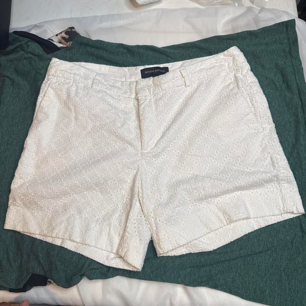 Banana-republic Women's White Shorts sz 4 Eyelet Coquette classic Cotton pockets